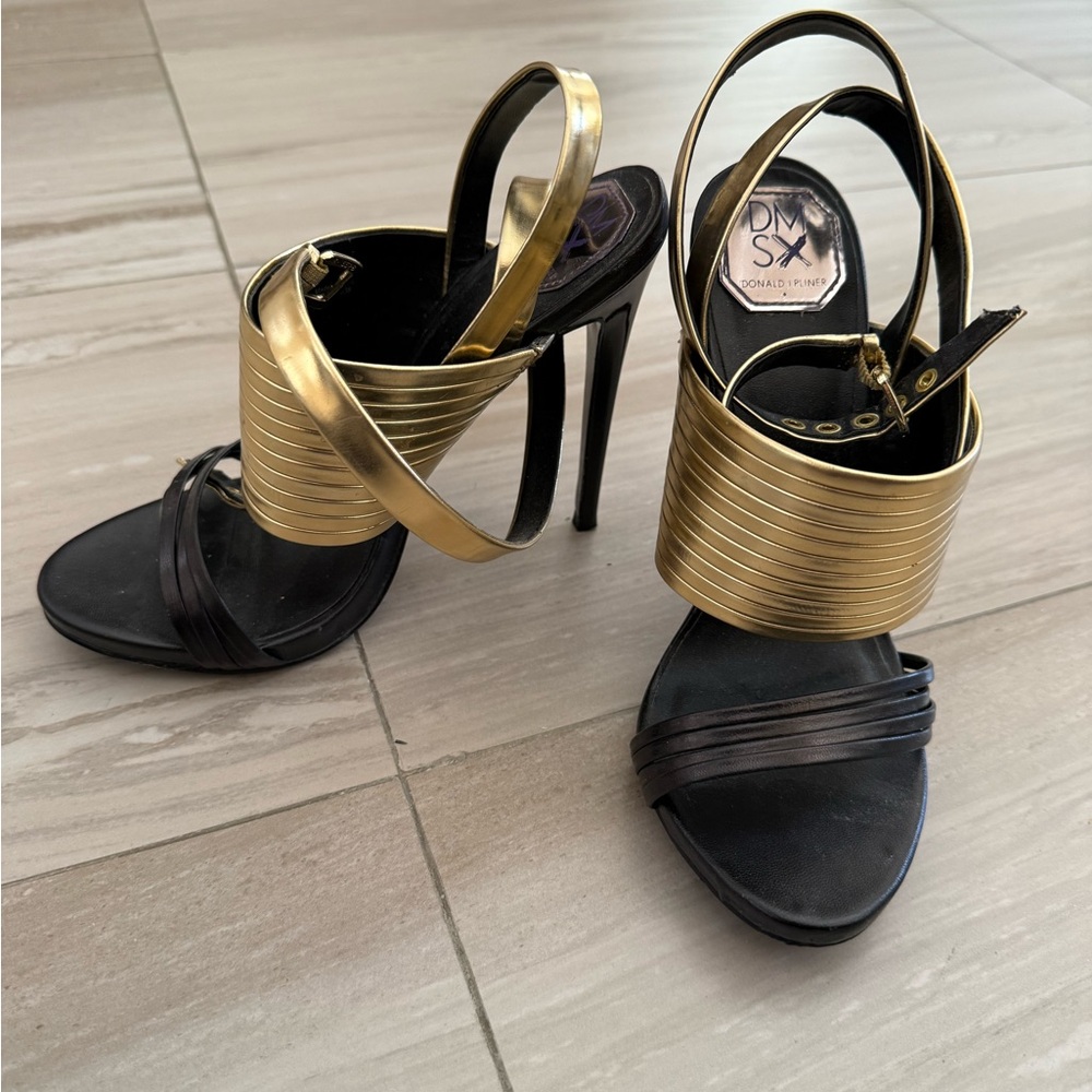 Donald J. Pliner Black and Gold Women's Heels